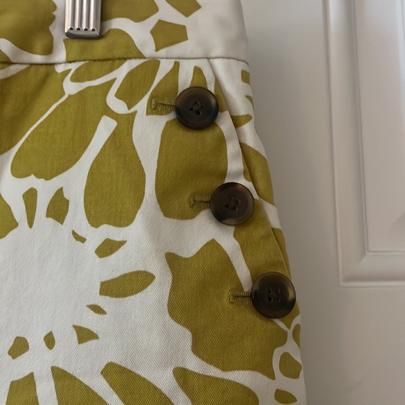 J CREW STRETCH SKIRT with buttons - Picture 2 of 5